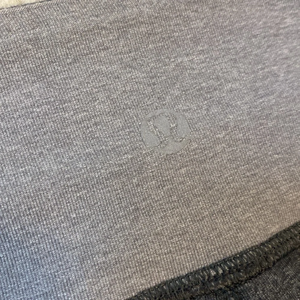 Lululemon cropped leggings sz 6 grey capris - Picture 5 of 6